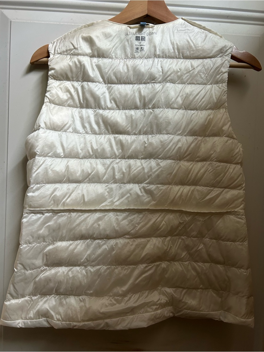 Uniqlo Ultralight Down Quilted Vest in Off-White